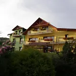 U Petra 3*